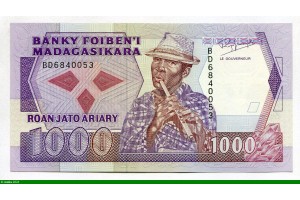 83619 - 1000 Francs/ 200 Ariary Roberto Frah Flutîste