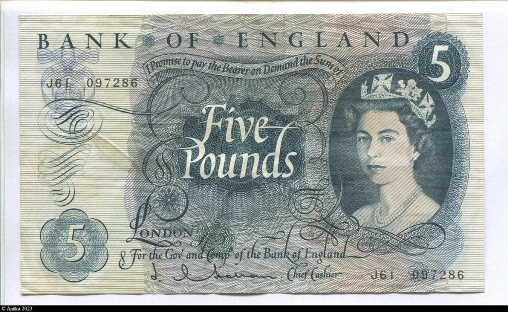 5 Pounds Elizabeth II * *